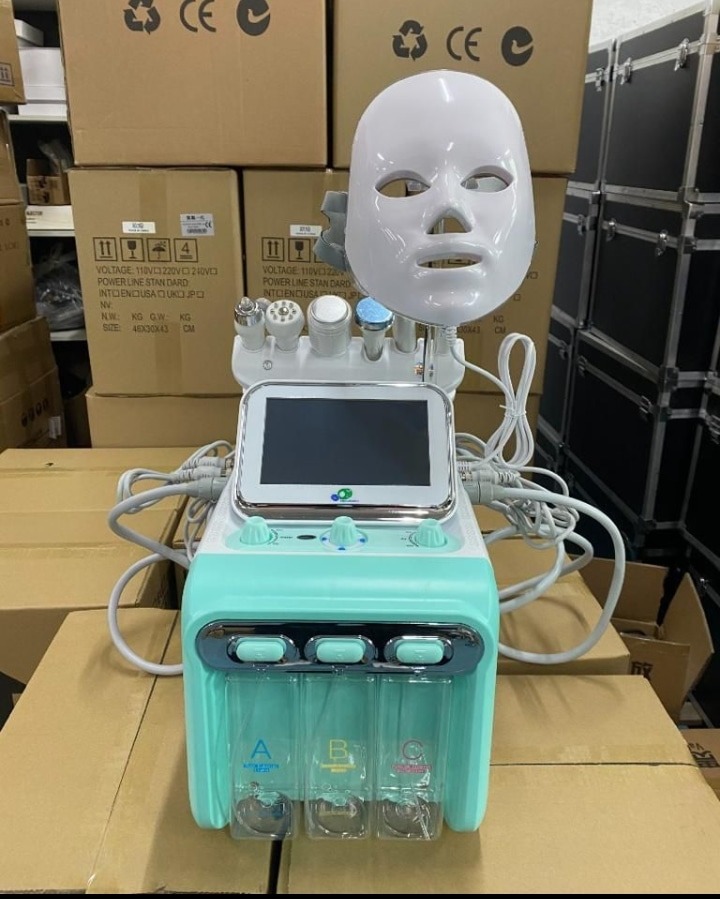 Hydra Facial Machine